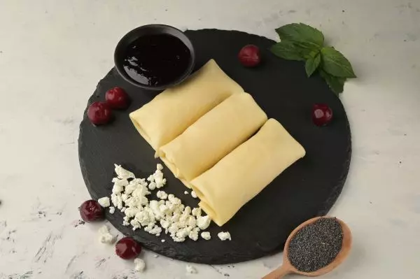 Млинці з Вишнею та Сиром